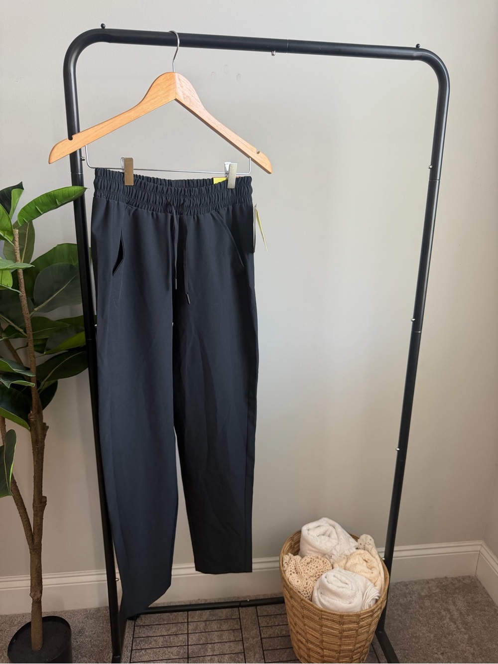 Women’s Black Casual Drawstring Pants